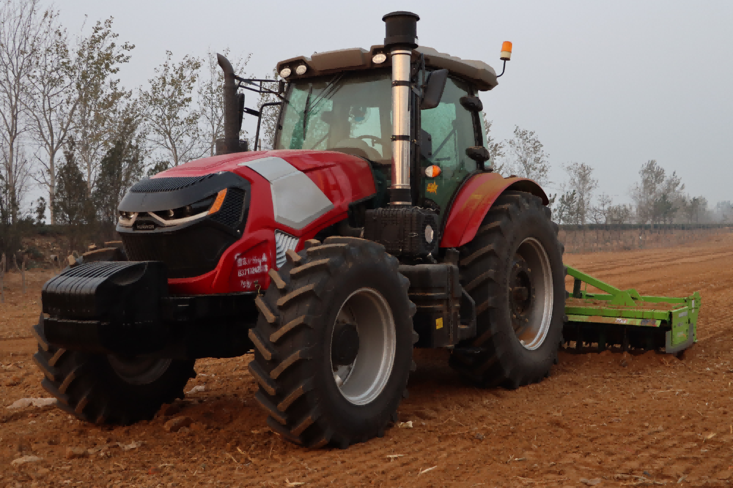 Bagaimana untuk memilih alat ladang yang sepadan untuk traktor